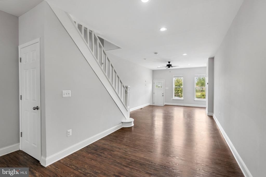 539 W 27th Street W - Photo 7