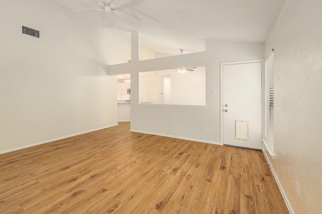 909 Wessex Way - Photo 5