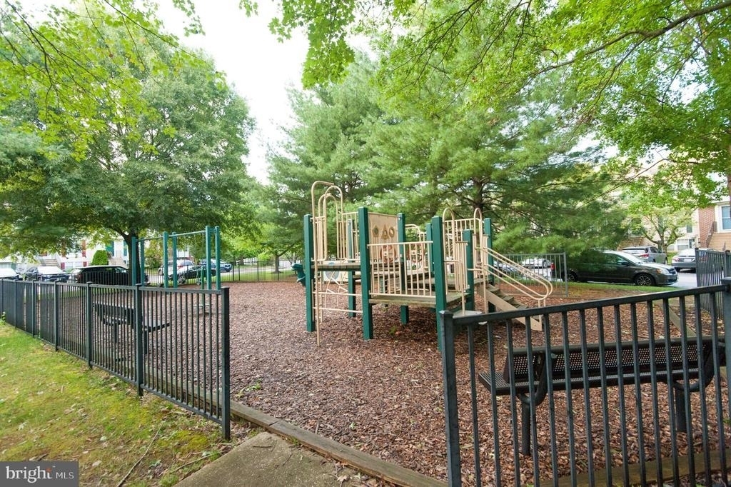 2407 Bolton Lane - Photo 39