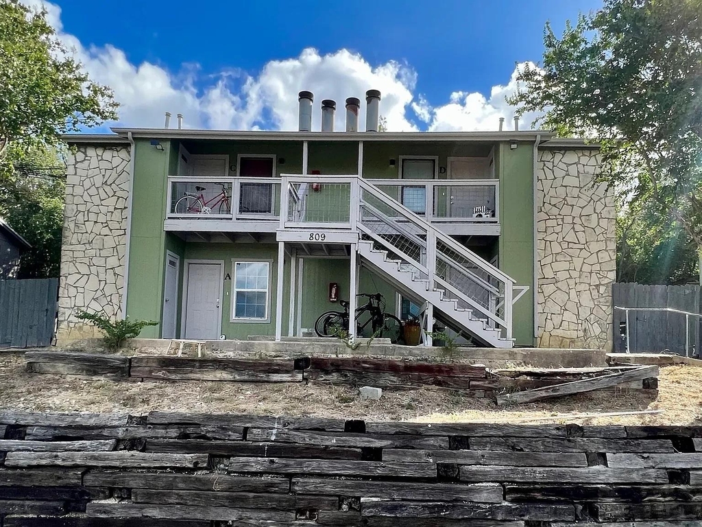 809 Bracewood Cir - Photo 0