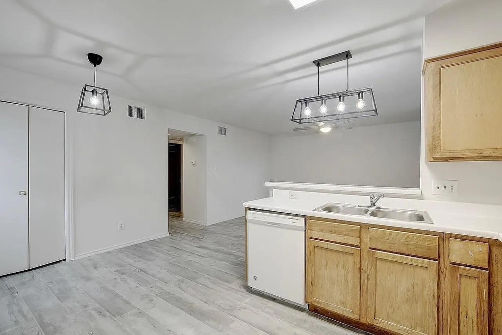 809 Bracewood Cir - Photo 1
