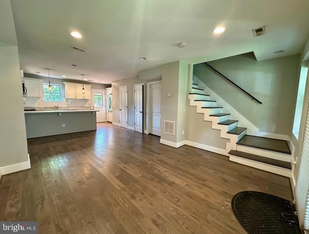 1914 D Street Ne - Photo 7