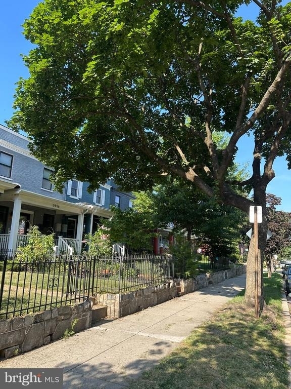 1914 D Street Ne - Photo 28
