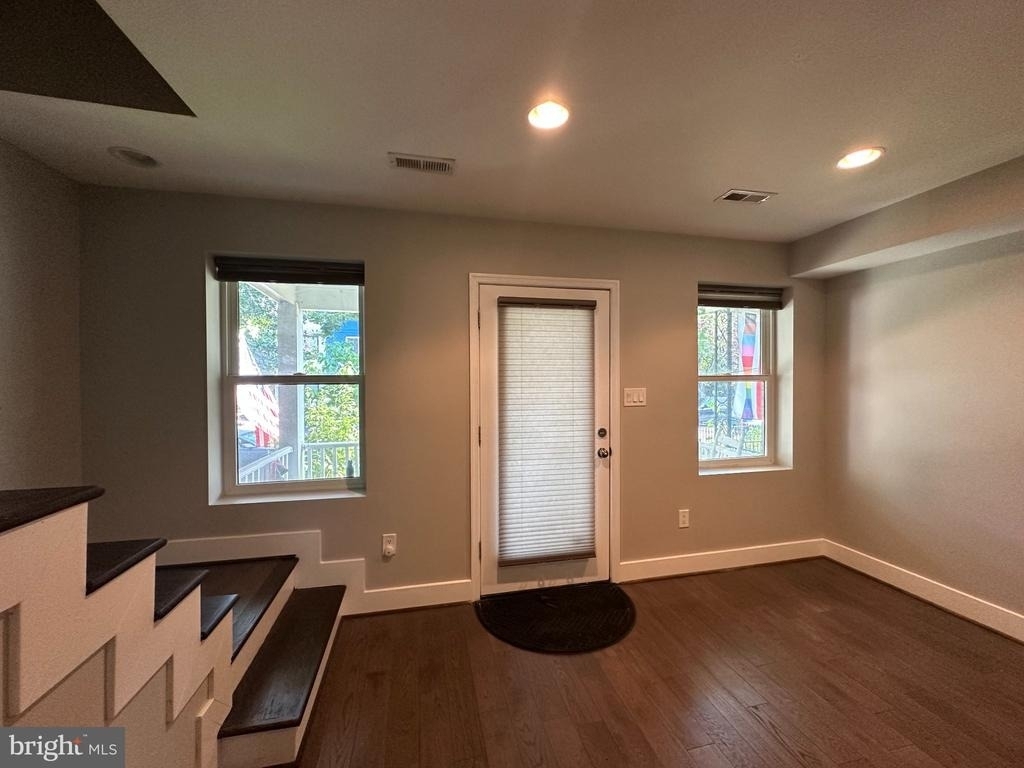 1914 D Street Ne - Photo 10