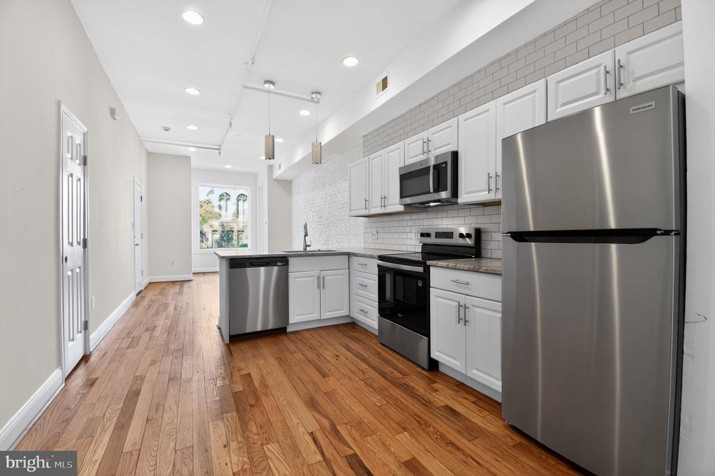1707 N N Capitol Street Ne - Photo 2