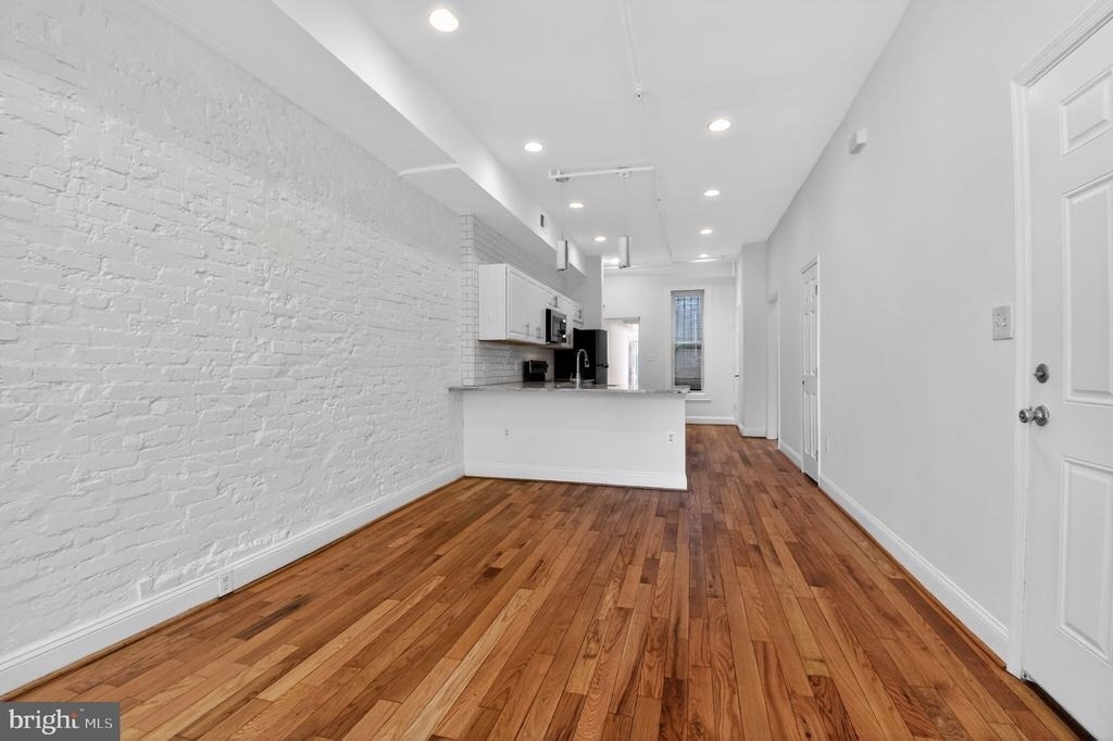1707 N N Capitol Street Ne - Photo 1