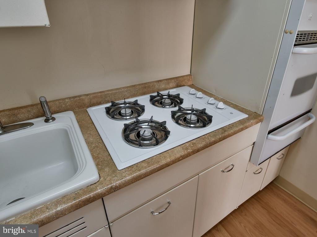 2401 H Street Nw - Photo 20