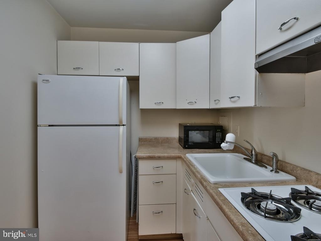 2401 H Street Nw - Photo 18