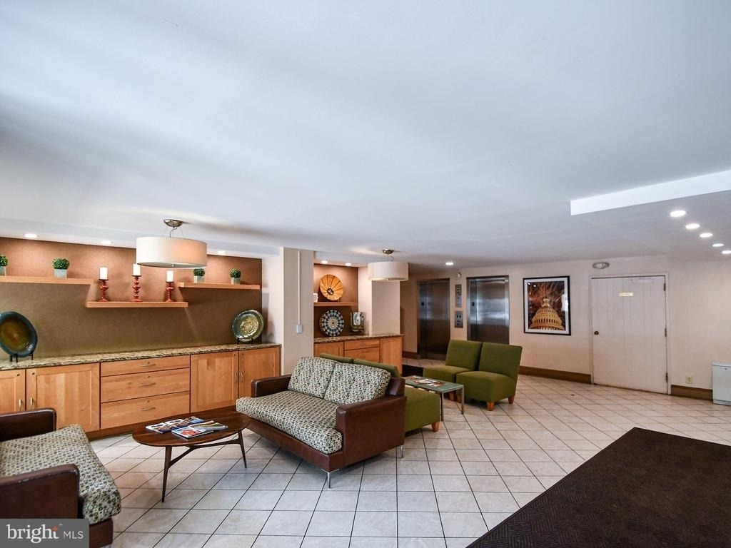 2401 H Street Nw - Photo 3