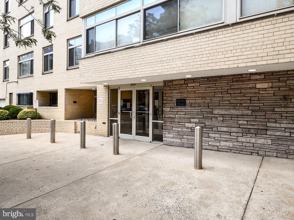2401 H Street Nw - Photo 2