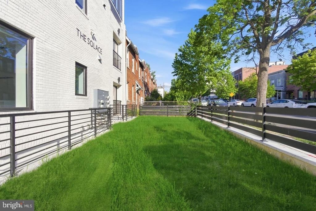 1140 Oates Street Ne - Photo 3