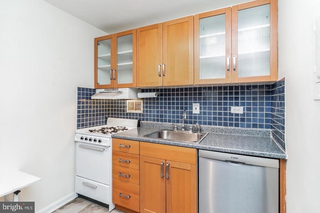 1420 N Street Nw - Photo 1