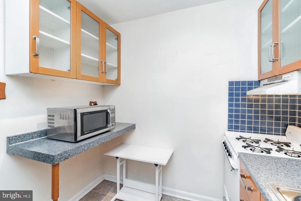 1420 N Street Nw - Photo 2