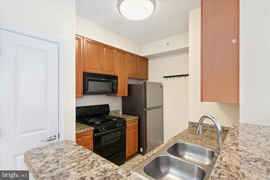 1111 25th Street Nw - Photo 6