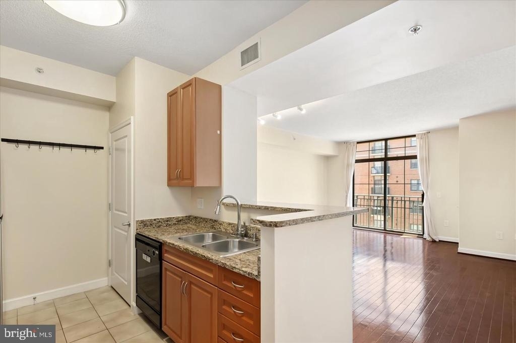 1111 25th Street Nw - Photo 4