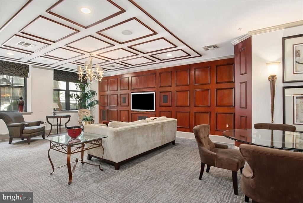 1111 25th Street Nw - Photo 3