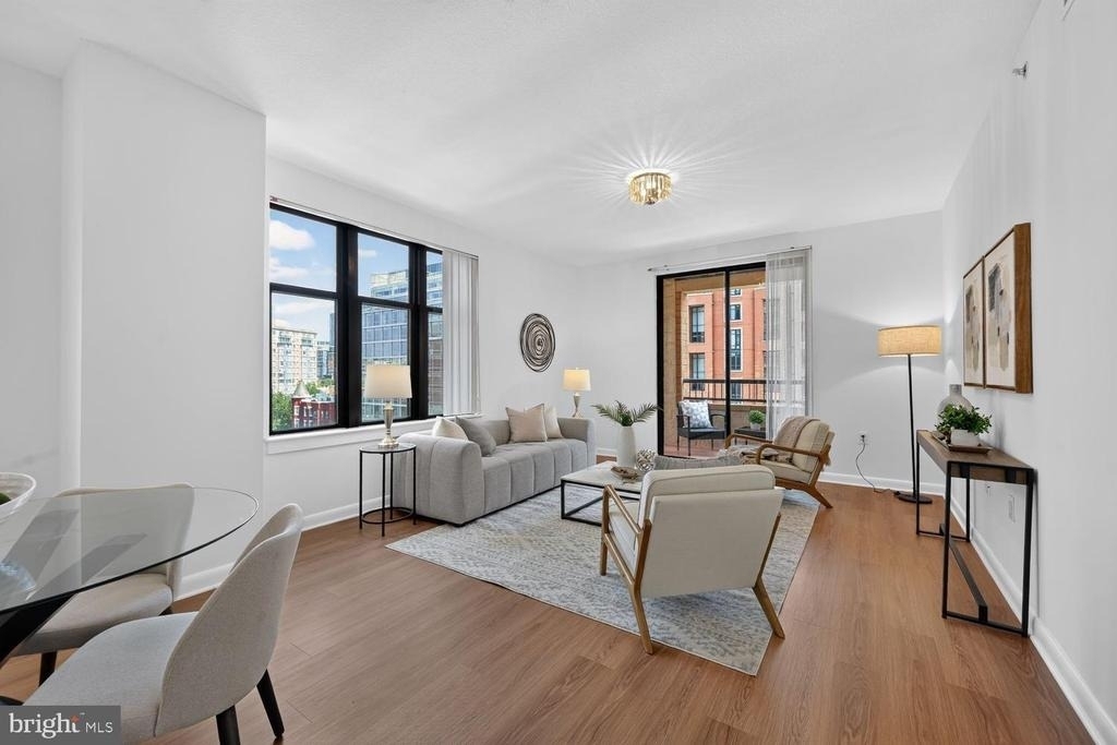 400 Massachusetts Avenue Nw - Photo 0