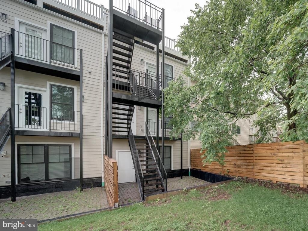 1914 Capitol Avenue Ne - Photo 42