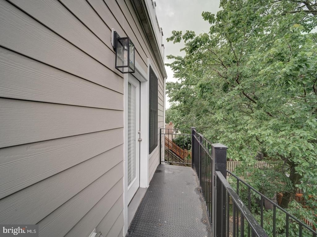 1914 Capitol Avenue Ne - Photo 37