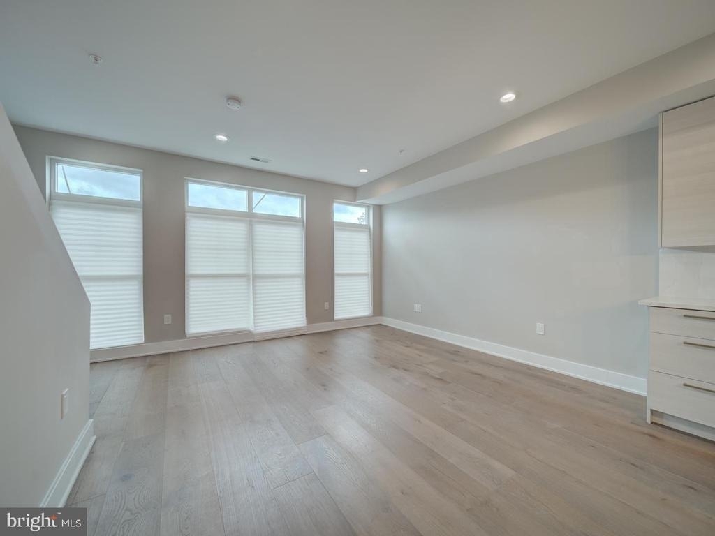 1914 Capitol Avenue Ne - Photo 13