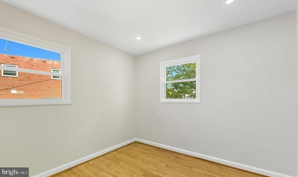 5916 8th Street Ne - Photo 15