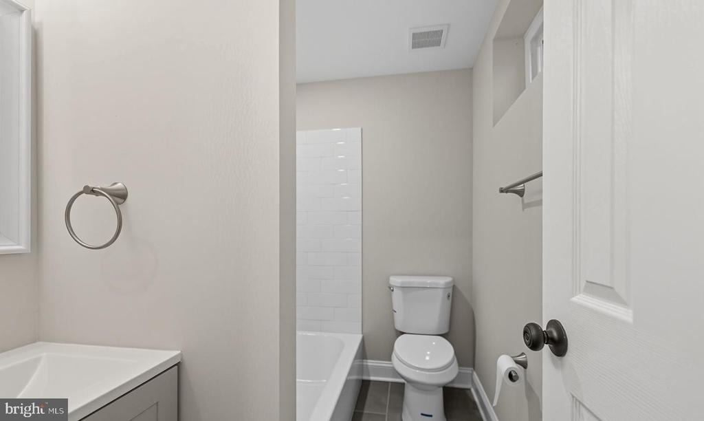 5916 8th Street Ne - Photo 17