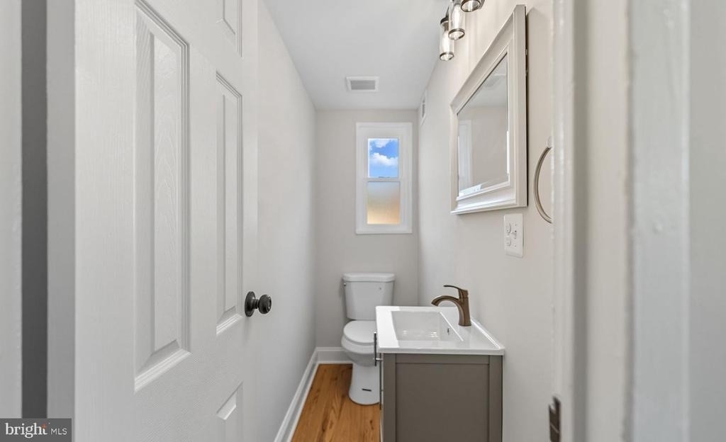 5916 8th Street Ne - Photo 6