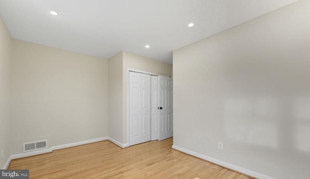 5916 8th Street Ne - Photo 13