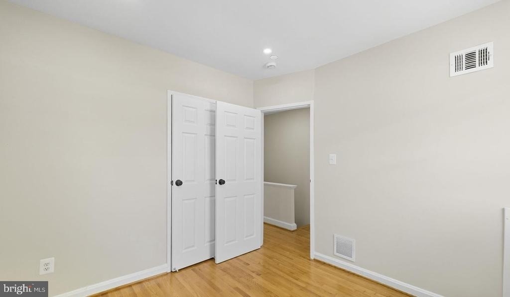 5916 8th Street Ne - Photo 10