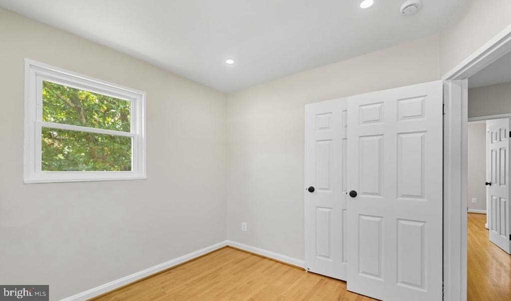 5916 8th Street Ne - Photo 16