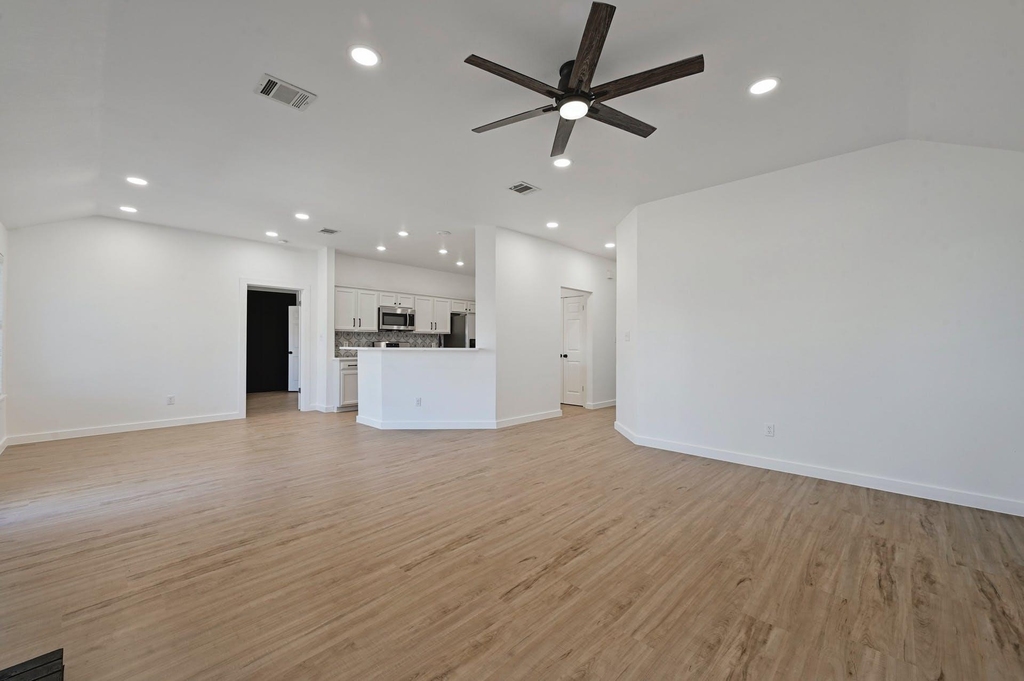 2738 Winding Brook Dr - Photo 7