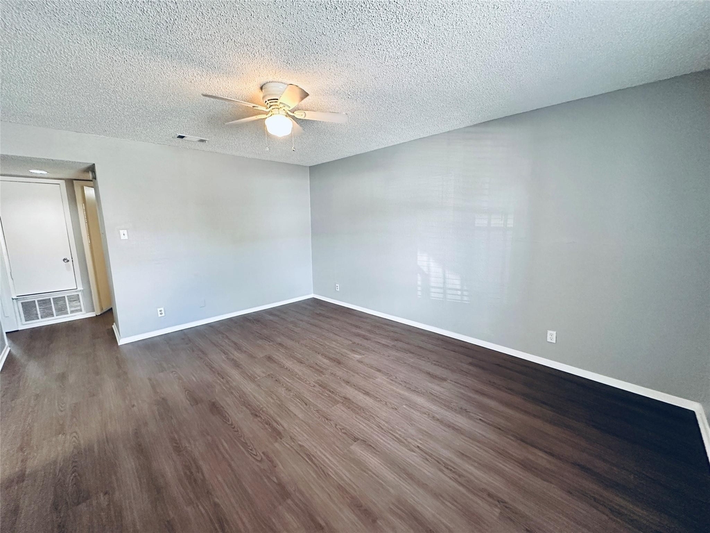 5500 Rose Hill Cir - Photo 22