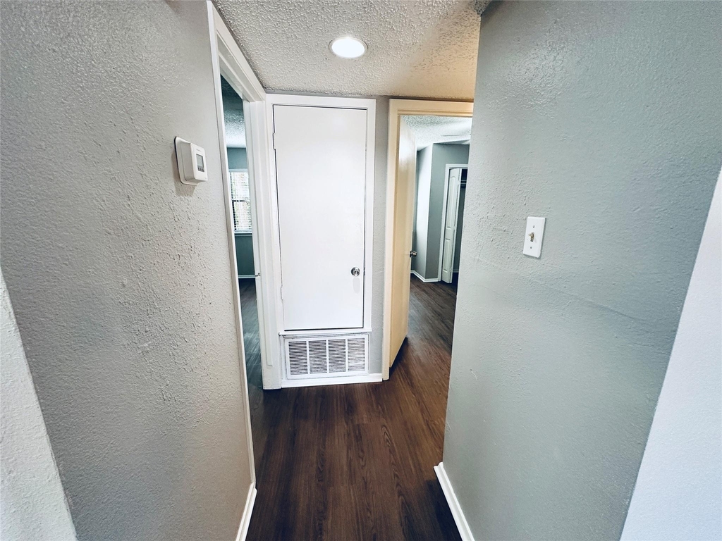 5500 Rose Hill Cir - Photo 10