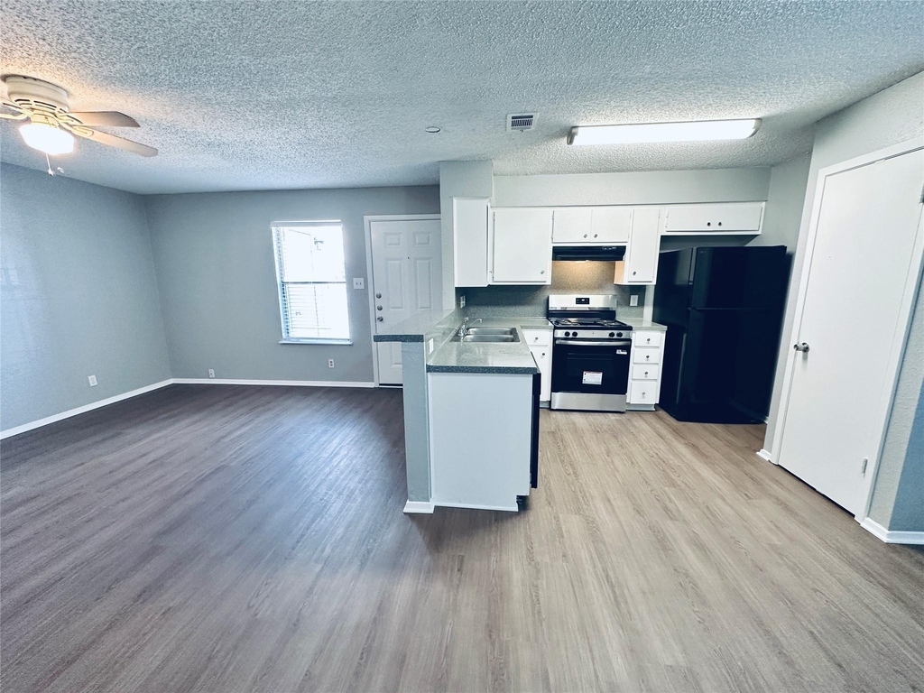 5500 Rose Hill Cir - Photo 7