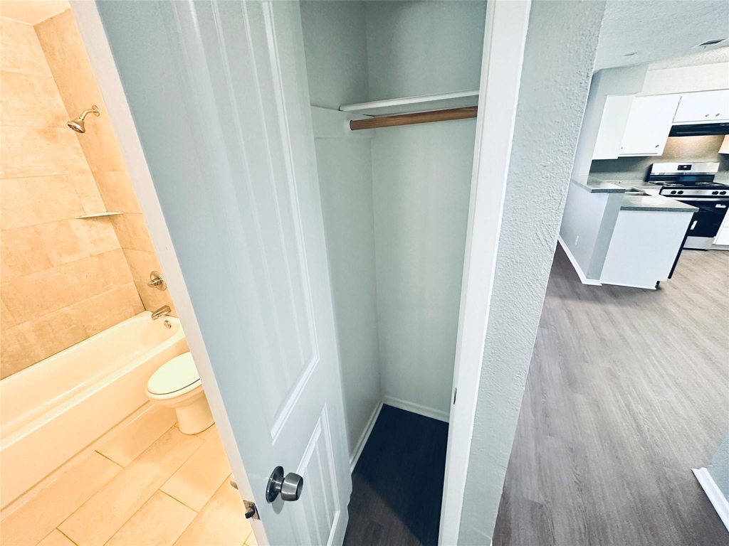 5500 Rose Hill Cir - Photo 16