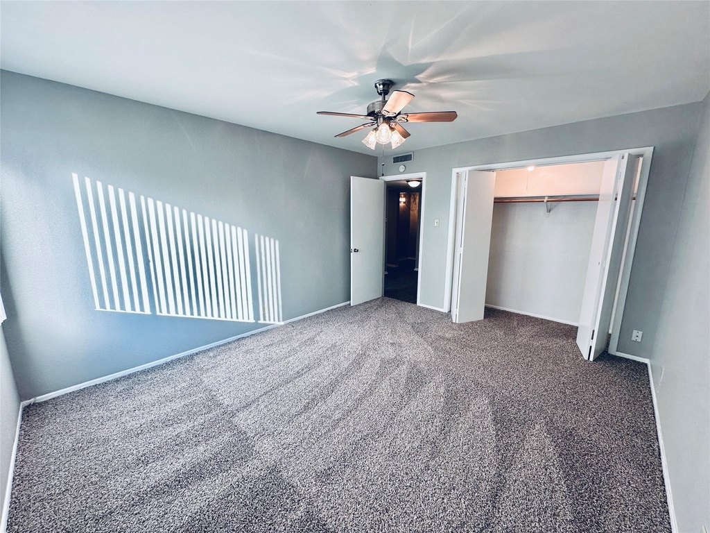 601 W 11th St - Photo 15
