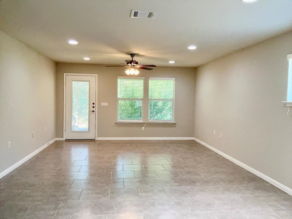 411 Kickapoo Creek Ln - Photo 8