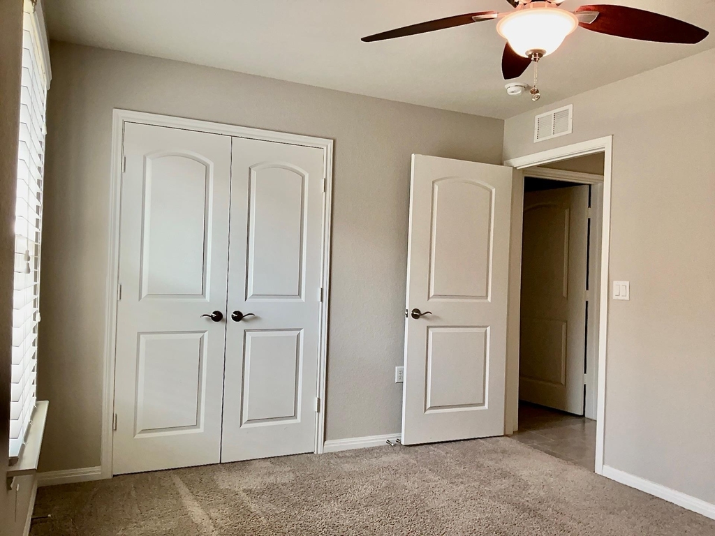 411 Kickapoo Creek Ln - Photo 12