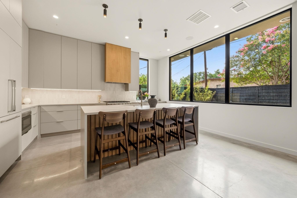 1403 Barton Hills Dr - Photo 12