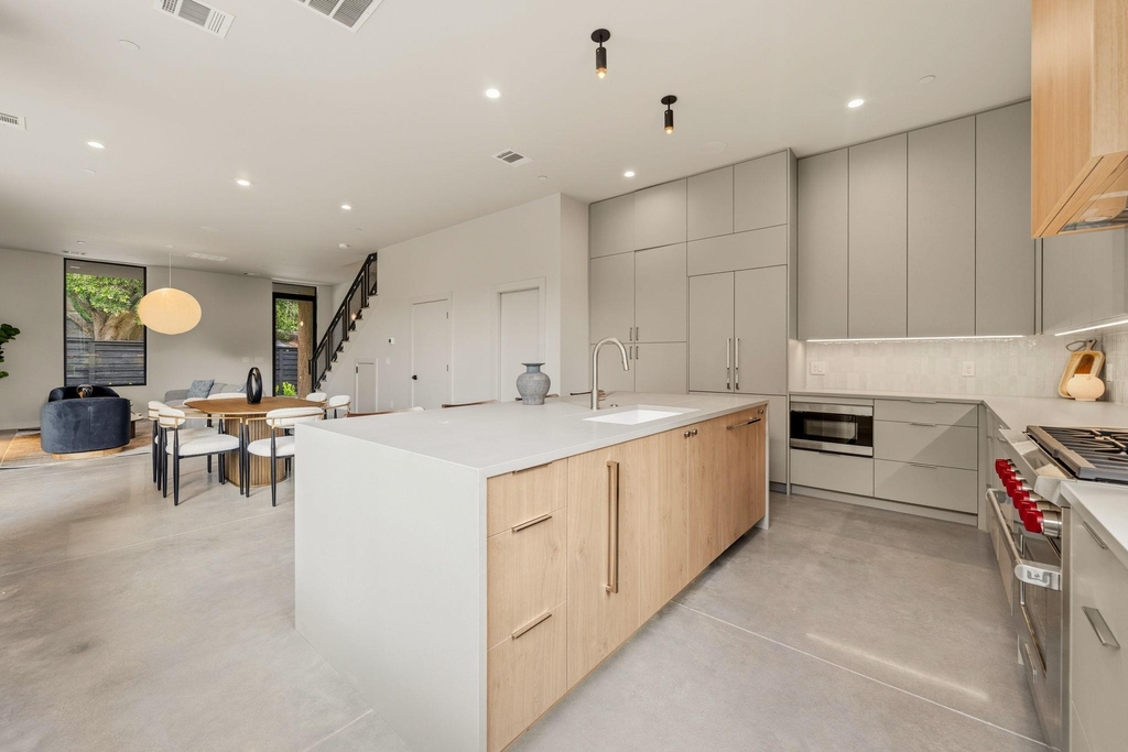 1403 Barton Hills Dr - Photo 14