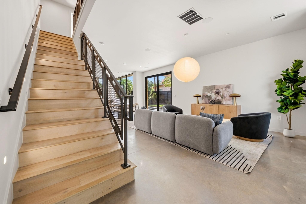 1403 Barton Hills Dr - Photo 2