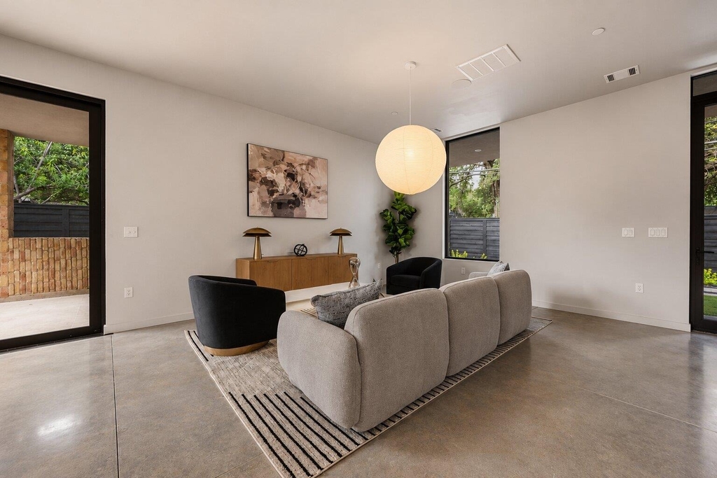 1403 Barton Hills Dr - Photo 5