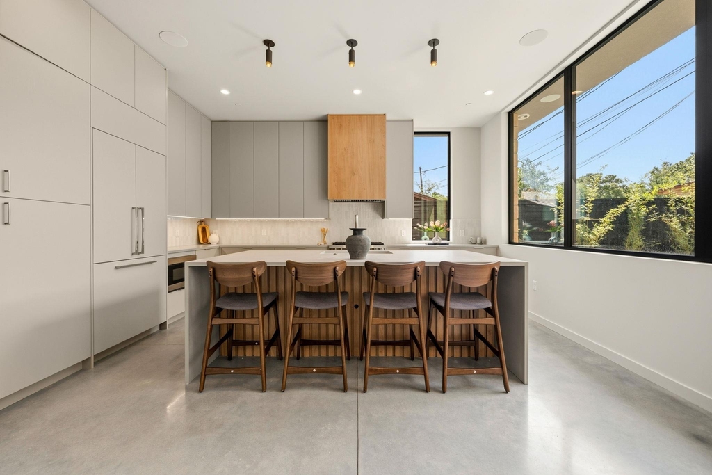 1403 Barton Hills Dr - Photo 11