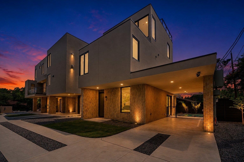1403 Barton Hills Dr - Photo 1