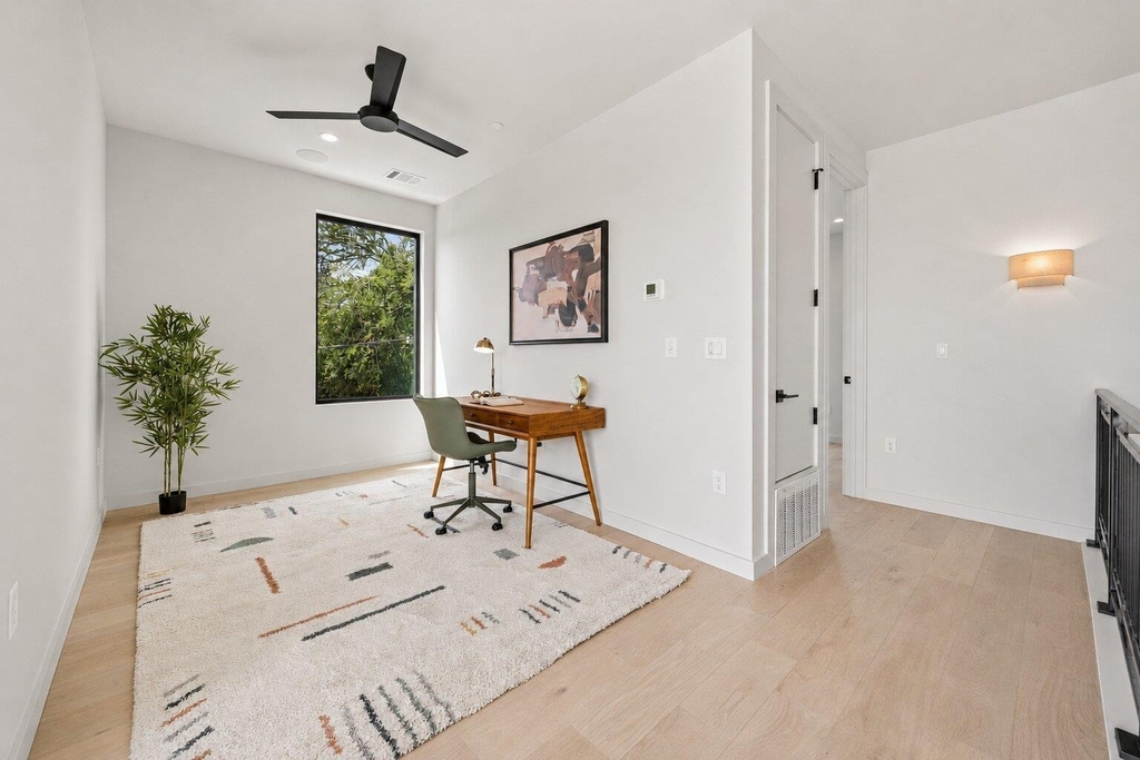 1403 Barton Hills Dr - Photo 28