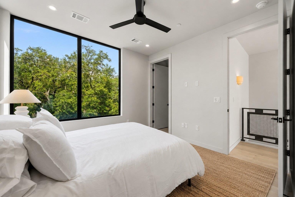 1403 Barton Hills Dr - Photo 31
