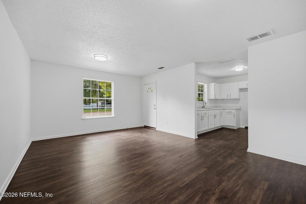 2117 W 39th Street - Photo 4
