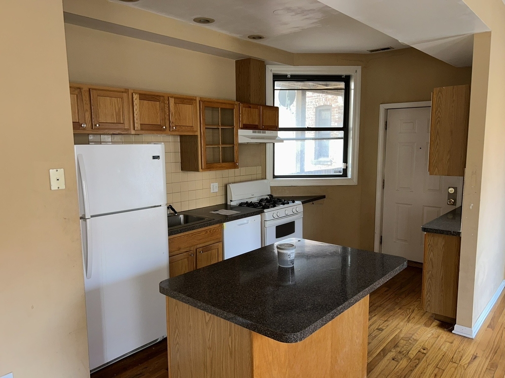 5900 S King Drive - Photo 1