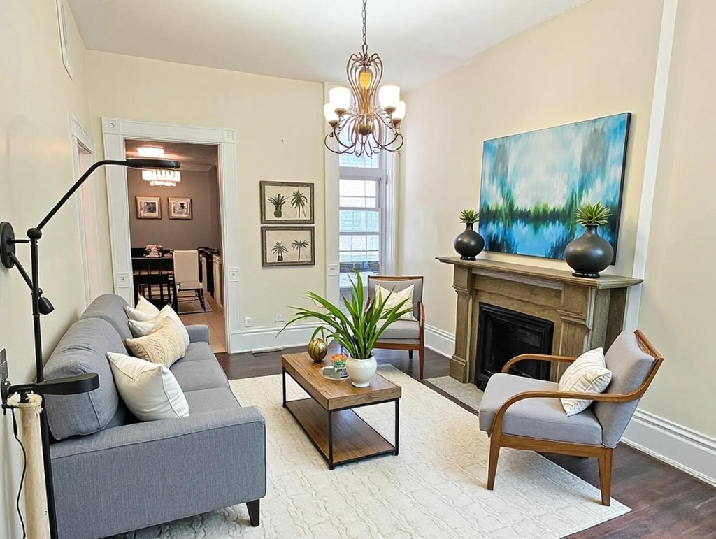 229 S Racine Avenue - Photo 2