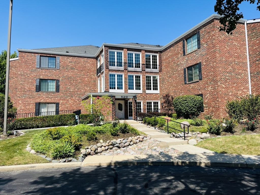 520 Biesterfield Road - Photo 0